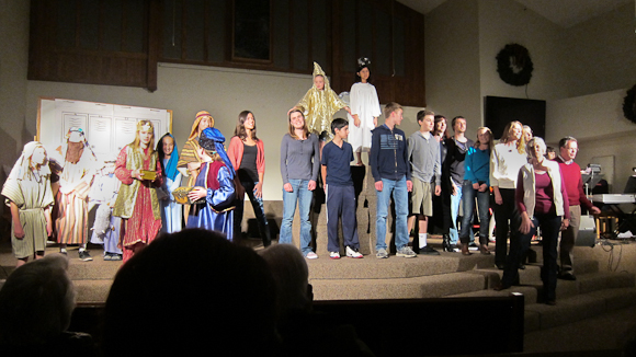TimBurksUnfriendMe-8 THE END - The whole cast takes a bow - curtain call for Tim Burks' " the friend request, please unfriend me"